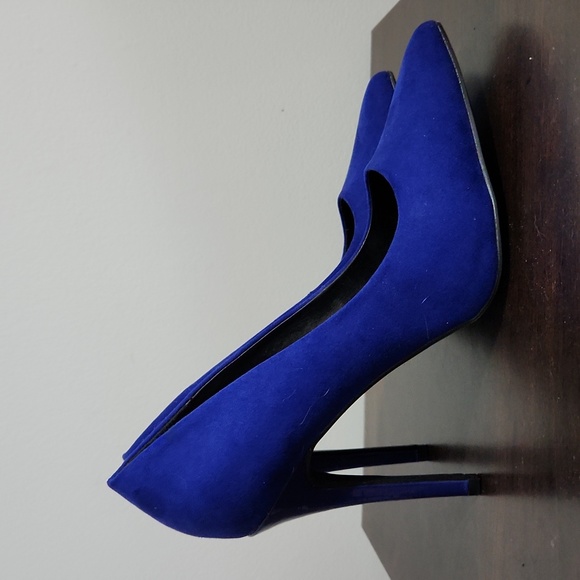 Shoes - Picture 2 of 4